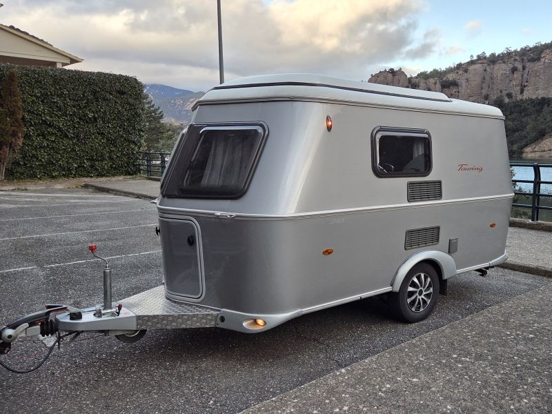En venta Hymer / Eriba / Hymercar ERIBA Touring 310 Gris 2017 Barcelona foto 2