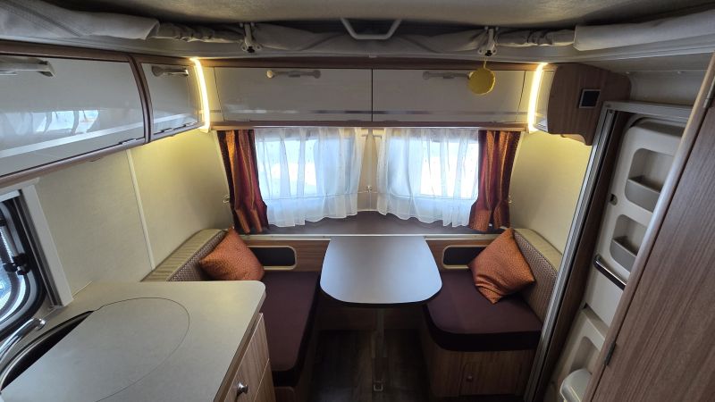 En venta Hymer / Eriba / Hymercar ERIBA Touring 310 Gris 2017 Barcelona foto 7