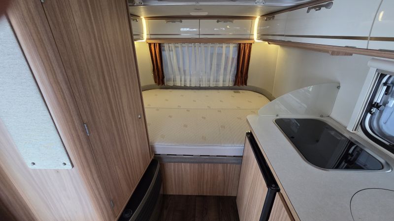 En venta Hymer / Eriba / Hymercar ERIBA Touring 310 Gris 2017 Barcelona foto 8