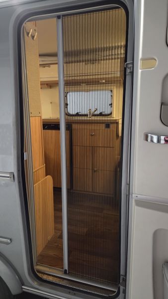 En venta Hymer / Eriba / Hymercar ERIBA Touring 310 Gris 2017 Barcelona foto 14