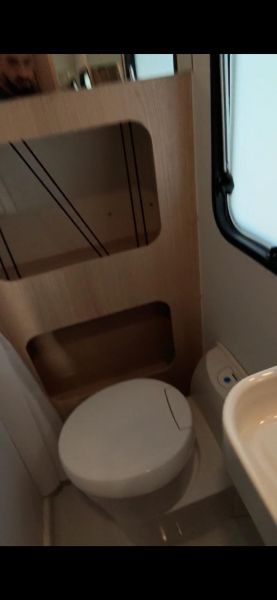 En venta Adria Aviva 472 PK Blanco 2018 Barcelona foto 10