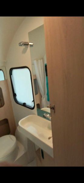 En venta Adria Aviva 472 PK Blanco 2018 Barcelona foto 11