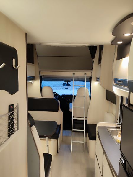 En venta Bela XSCAPE 690 CDA Blanco 2024 Alicante foto 3