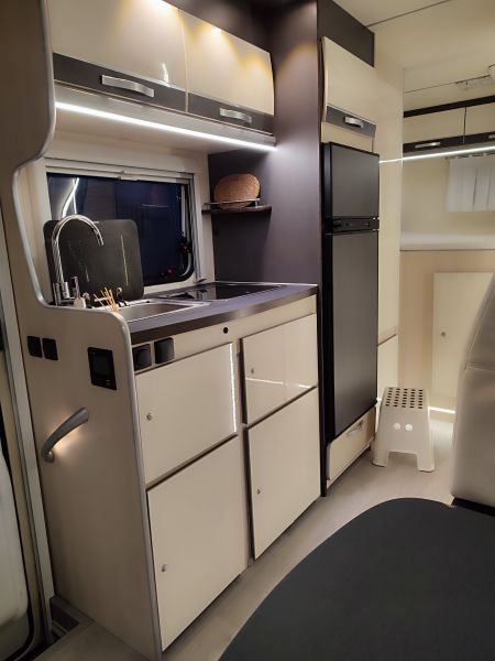 En venta Bela XSCAPE 690 CDA Blanco 2024 Alicante foto 6