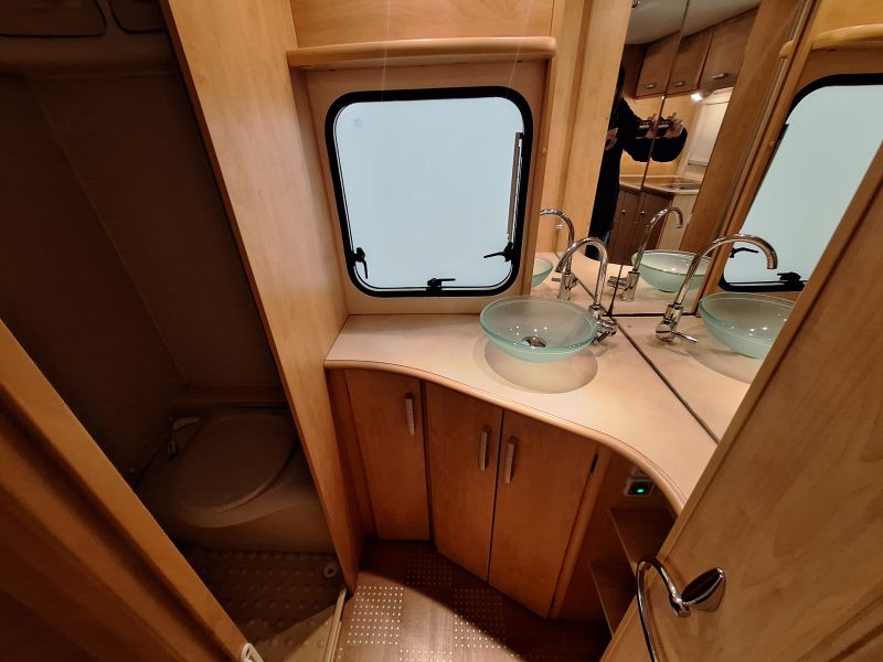 En venta Caravelair 546 con Mover y AA Blanco 2009 Toledo foto 8