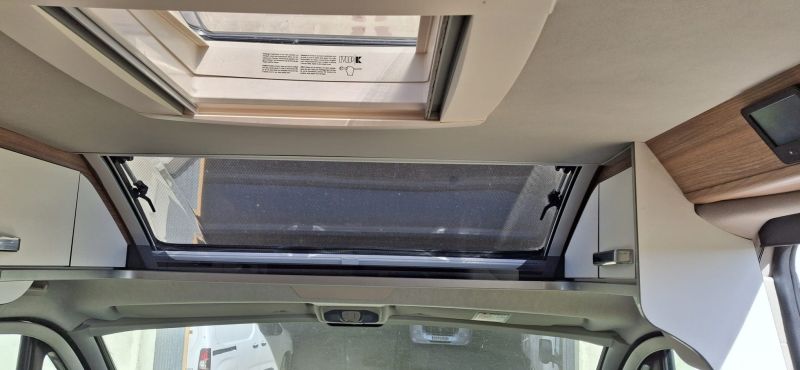 En venta Weinsberg Carabus 600 MQ  Fiat 140cv Blanco 2024 Barcelona foto 2