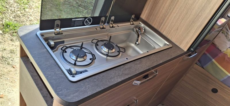 En venta Weinsberg Carabus 600 MQ  Fiat 140cv Blanco 2024 Barcelona foto 5