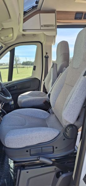 En venta Weinsberg Carabus 600 MQ  Fiat 140cv Blanco 2024 Barcelona foto 10