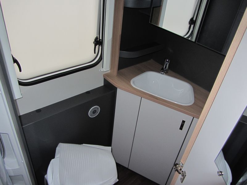 En venta Knaus SPORT 500 KD Blanco 2026 Sevilla foto 9