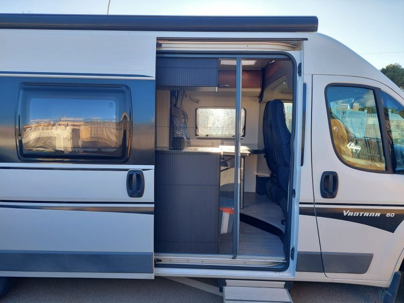 En venta Hobby Vantana K60FT Blanco 2017 Alicante foto 4