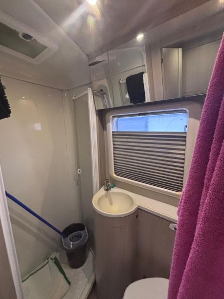 En venta Giotti LineGlobecar SRL GRAAL Z600 Blanco 2006 Barcelona foto 3