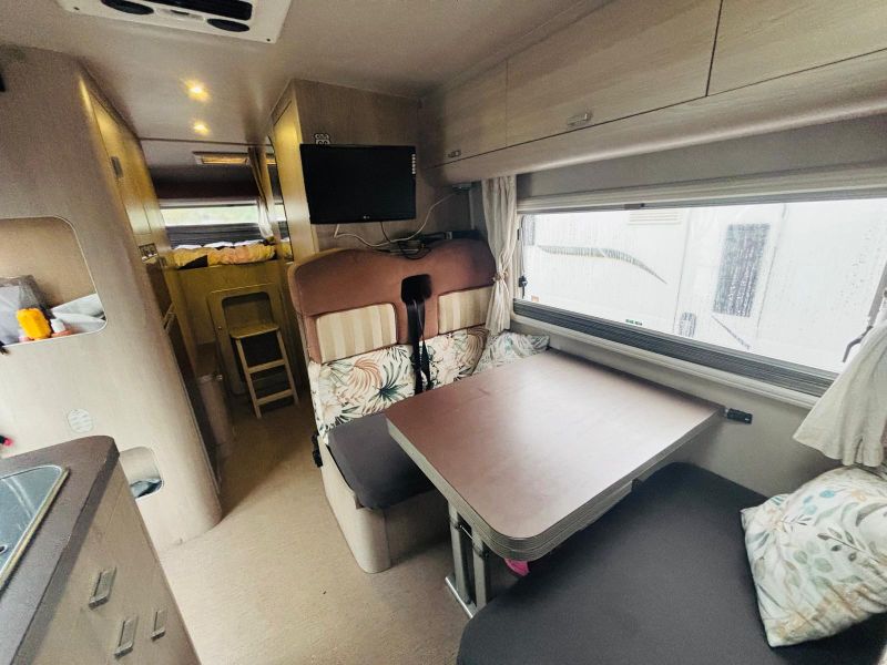 En venta Giotti LineGlobecar SRL GRAAL Z600 Blanco 2006 Barcelona foto 9