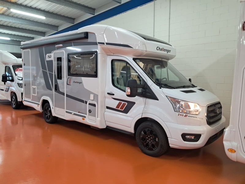 En venta Challenger Challenger Ford 240 Graphite Edition 165 CV Automatic Blanco 2026 Barcelona foto 1
