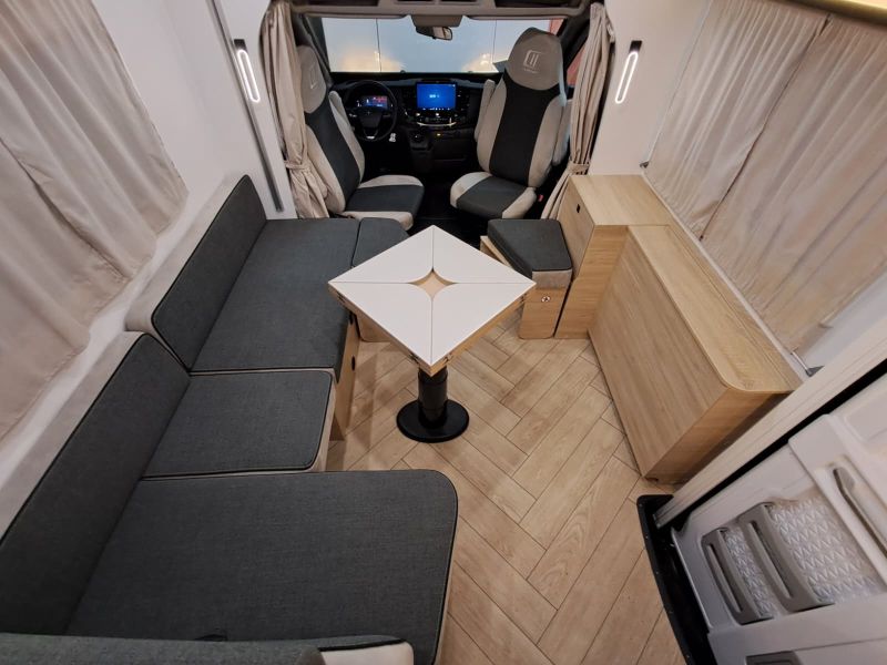 En venta Challenger Challenger Ford 240 Graphite Edition 165 CV Automatic Blanco 2026 Barcelona foto 20