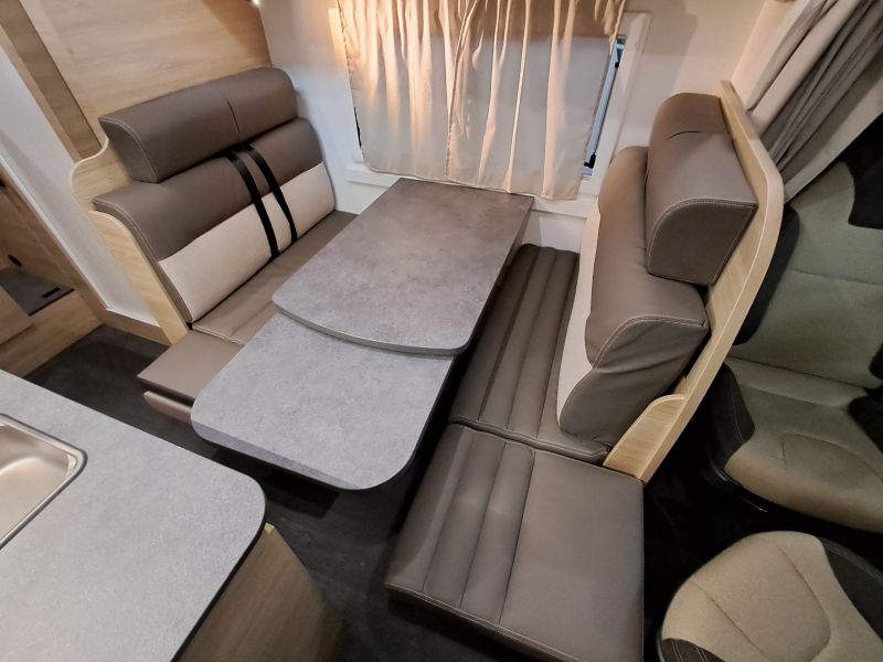 En venta Challenger Challenger Fiat C387 Break Edition Capuchina Blanco 2026 Barcelona foto 9