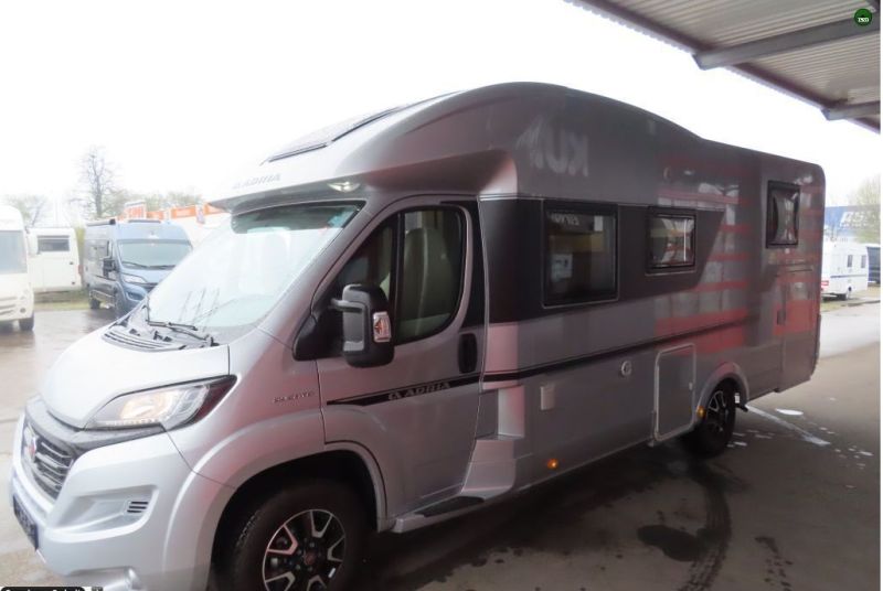 En venta Adria   Coral Supreme 670 SC ALDE  Blanco 2019 Madrid foto 3