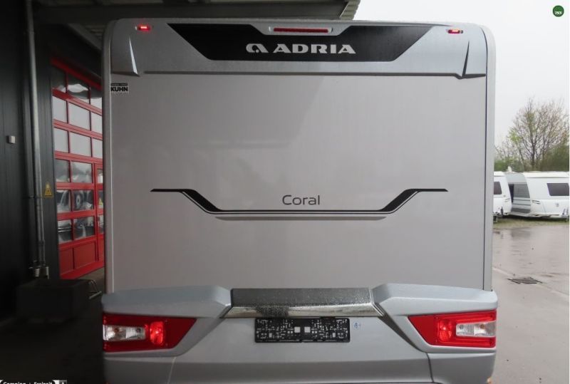 En venta Adria   Coral Supreme 670 SC ALDE  Blanco 2019 Madrid foto 4