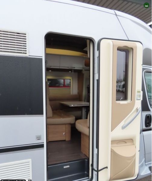 En venta Adria   Coral Supreme 670 SC ALDE  Blanco 2019 Madrid foto 5