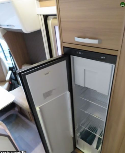 En venta Adria   Coral Supreme 670 SC ALDE  Blanco 2019 Madrid foto 14