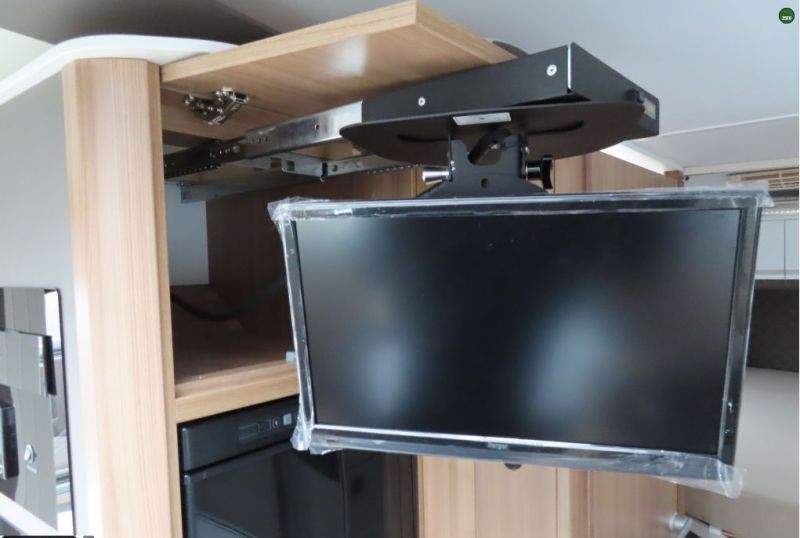 En venta Adria   Coral Supreme 670 SC ALDE  Blanco 2019 Madrid foto 18