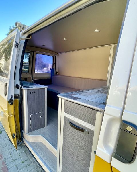 En venta Volkswagen Transporter T4 2.5 TDi Amarillo 2001 Málaga foto 5