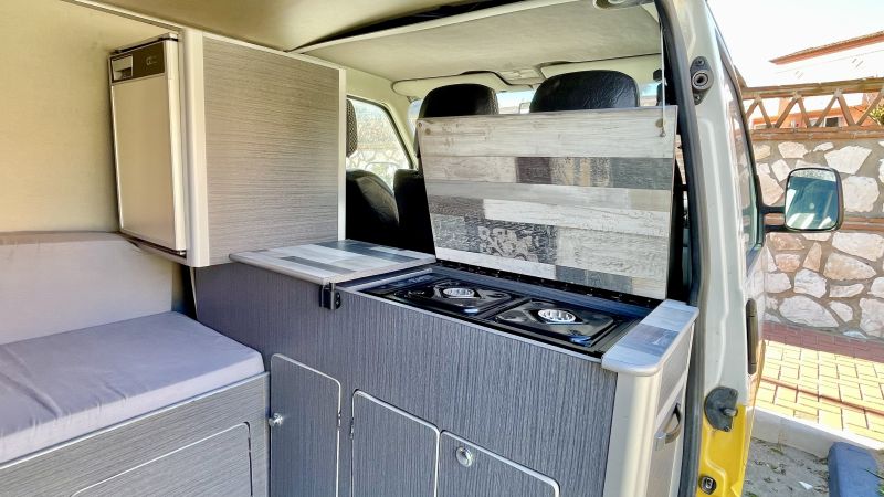 En venta Volkswagen Transporter T4 2.5 TDi Amarillo 2001 Málaga foto 6