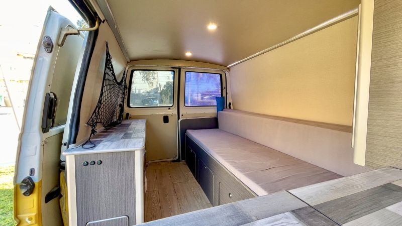 En venta Volkswagen Transporter T4 2.5 TDi Amarillo 2001 Málaga foto 8