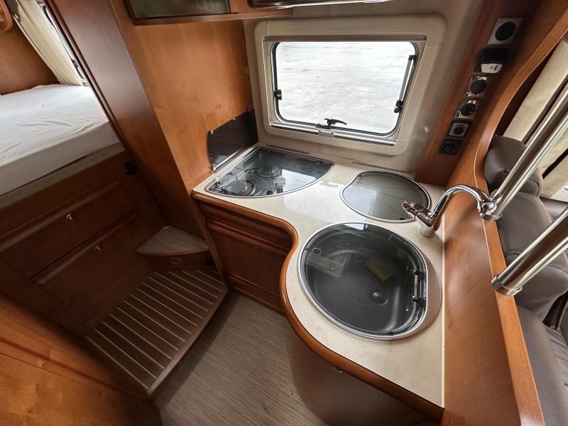 En venta Rapido 983M Blanco 2010 Asturias foto 4