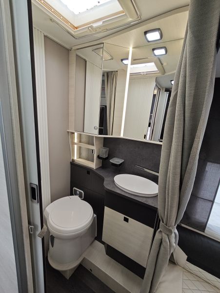 En venta Challenger 396 Graphite Premium Blanco 2022 Barcelona foto 16