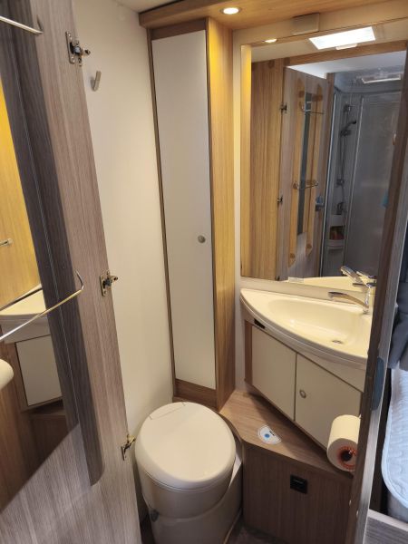 En venta Sunlight I68 Metálico 2021 Barcelona foto 13