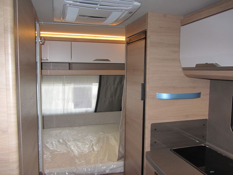 En venta Knaus SUDWIND 420 QD Blanco 2026 Sevilla foto 6