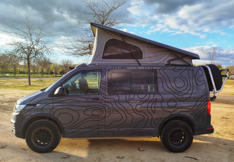 En venta Volkswagen Transporter 4Motion T6.1  Gris 2020 Sevilla foto 3