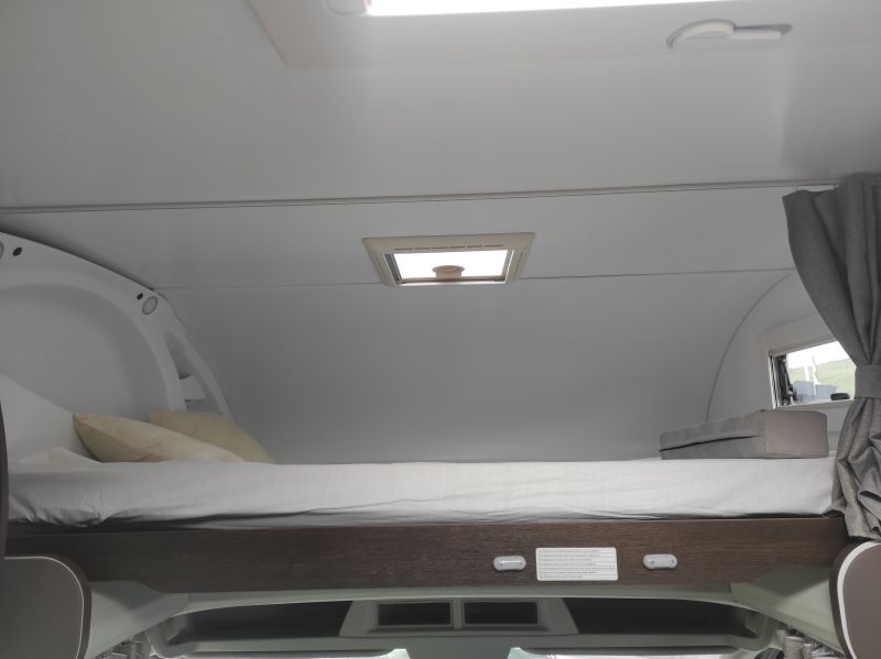 En venta Benimar S340UP Blanco 2022 Madrid foto 11