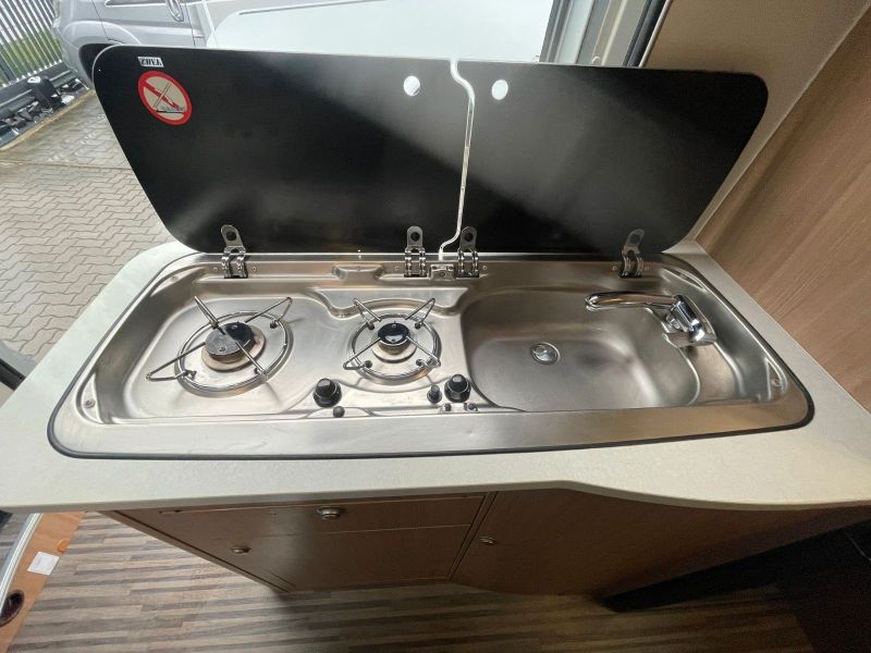 En venta Adria Flexo SLX 640 Gris 2015 Alicante foto 2