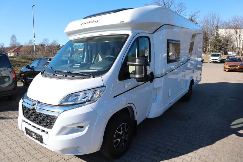 En venta Hobby Optima Ontour  Blanco 2024 Badajoz foto 1