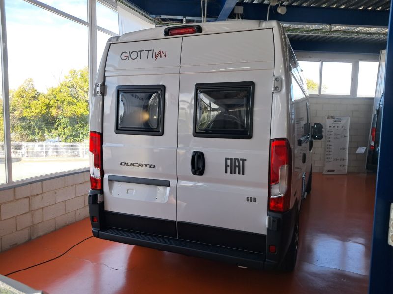 En venta Giotti LineGlobecar Giottiline Fiat Ducato Giottivan 60 B 140 Privilege Sport Edition Blanco 2026 Barcelona foto 4