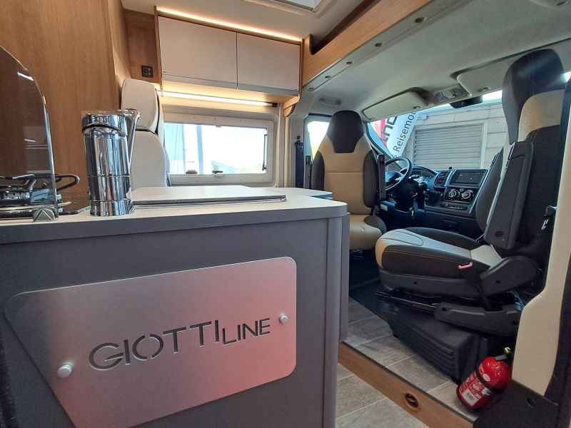 En venta Giotti LineGlobecar Giottiline Fiat Ducato Giottivan 60 B 140 Privilege Sport Edition Blanco 2026 Barcelona foto 7