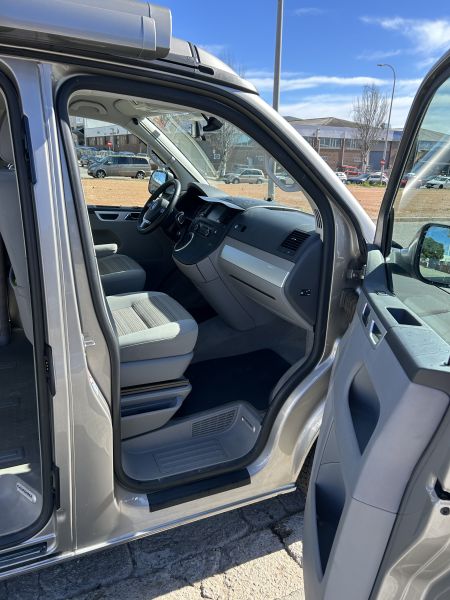 En venta Volkswagen Califòrnia ocean T5 Gris 2015 Barcelona foto 5