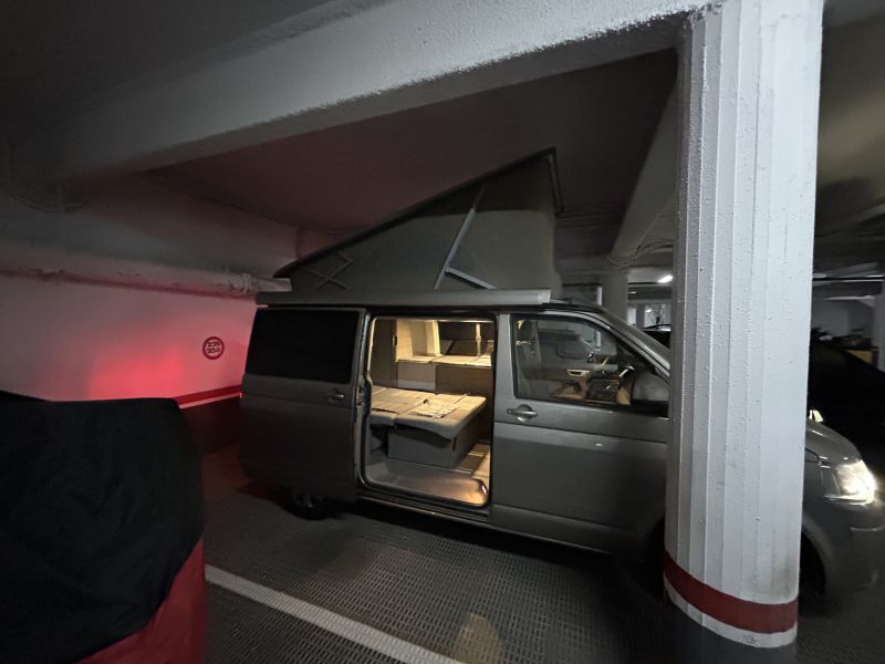 En venta Volkswagen Califòrnia ocean T5 Gris 2015 Barcelona foto 7