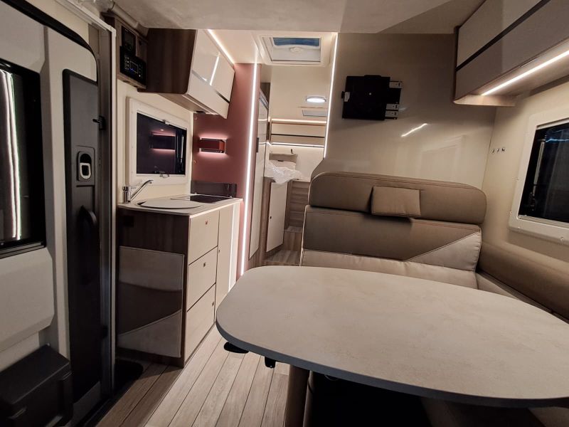 En venta Roller Team Roller Team Ford Kronos 281 TL Fit Open Air 165 CV Manual Blanco 2026 Barcelona foto 9