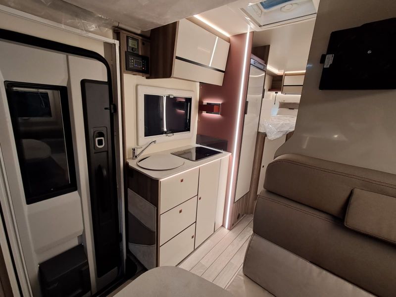 En venta Roller Team Roller Team Ford Kronos 281 TL Fit Open Air 165 CV Manual Blanco 2026 Barcelona foto 10