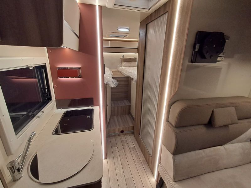 En venta Roller Team Roller Team Ford Kronos 281 TL Fit Open Air 165 CV Manual Blanco 2026 Barcelona foto 12