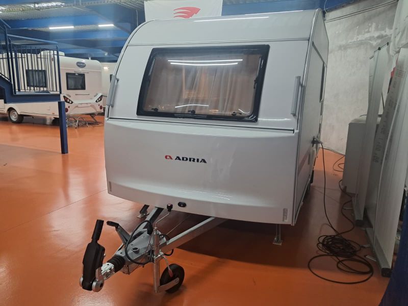 En venta Adria Adria Aviva 360 DK Lite 2026 Blanco 2026 Barcelona foto 1
