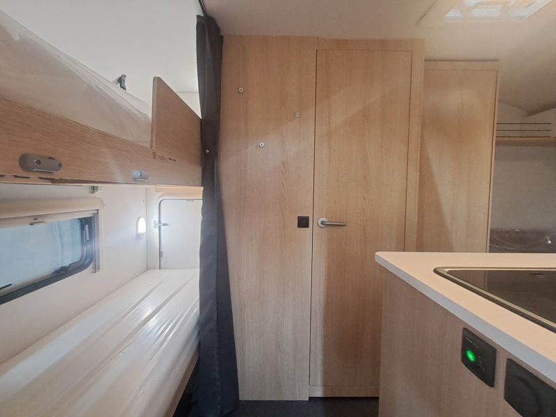 En venta Adria Adria Aviva 360 DK Lite 2026 Blanco 2026 Barcelona foto 6