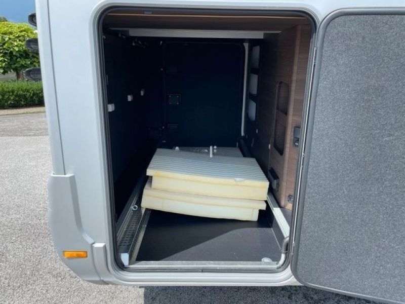 En venta Adria Adria Matrix Supreme 670 SL Blanco 2022 Madrid foto 7