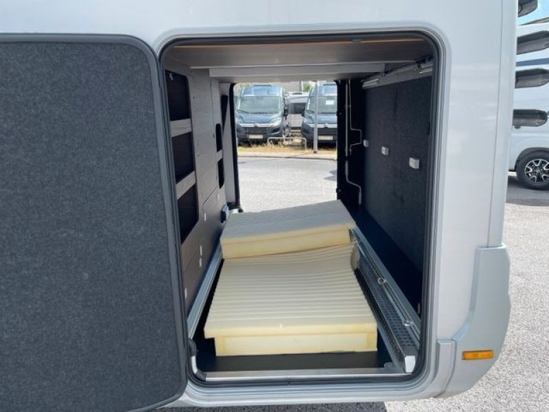 En venta Adria Adria Matrix Supreme 670 SL Blanco 2022 Madrid foto 8