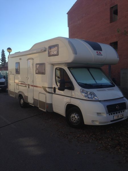 En venta Adria Sport A 680 SK Blanco 2011 Barcelona foto 1