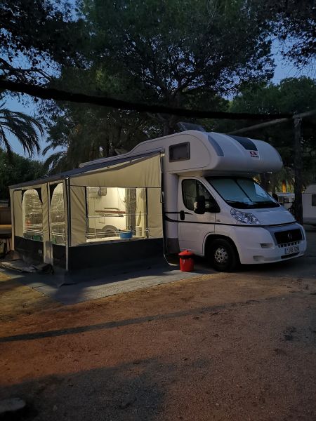 En venta Adria Sport A 680 SK Blanco 2011 Barcelona foto 2