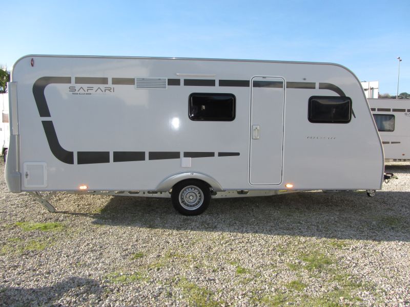 En venta Across Safari 502 CDL  Blanco 2026 Sevilla foto 2