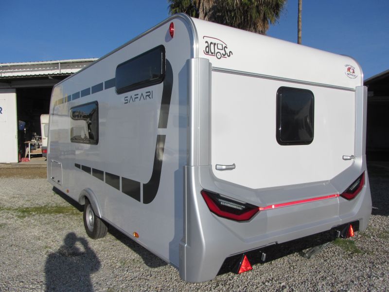 En venta Across Safari 502 CDL  Blanco 2026 Sevilla foto 3